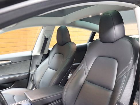 Used 2023 Tesla Model 3 Standard Range image 38