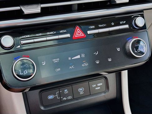 Certified 2025 Hyundai Tucson SEL AWD/4WD image 9
