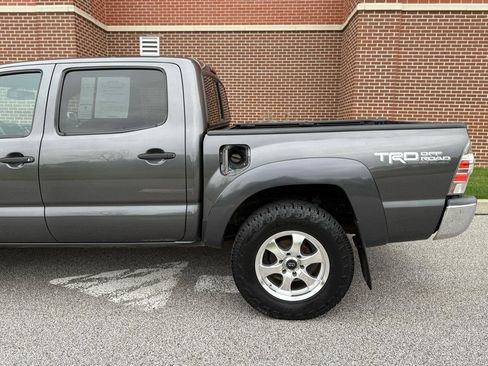 Used 2013 Toyota Tacoma 4x4 Double Cab w/ TRD Off-Road Pkg image 9