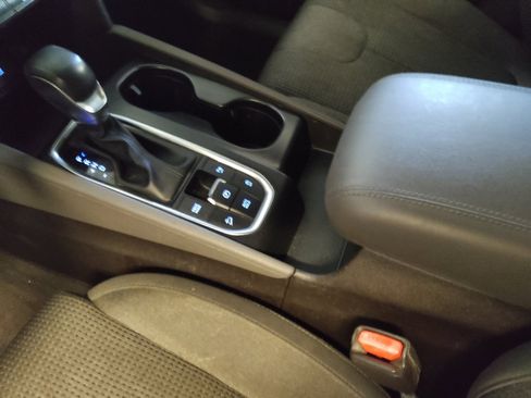 Used 2019 Hyundai Santa Fe SEL AWD/4WD image 26