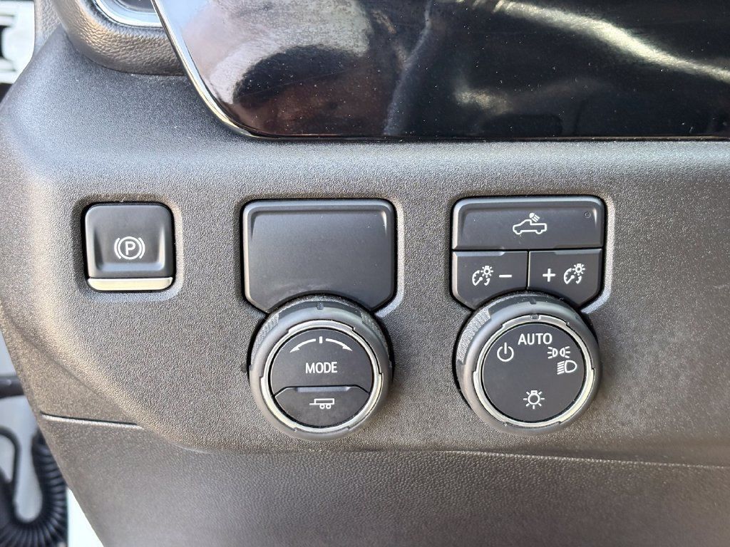 Used 2025 Chevrolet Silverado 1500 LT RWD image 22