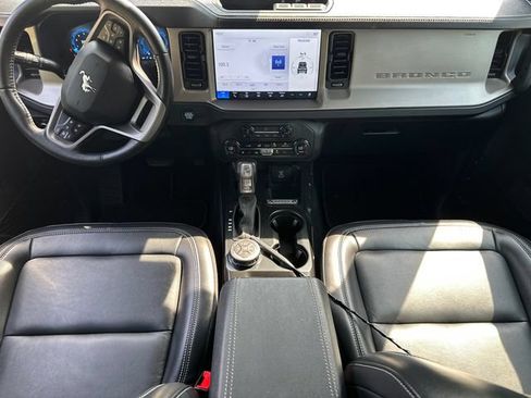 Used 2025 Ford Bronco Outer Banks AWD/4WD image 18