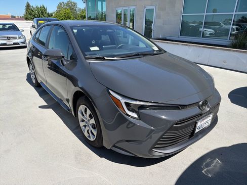 Used 2026 Toyota Corolla LE FWD image 2