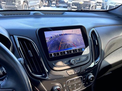 Used 2022 Chevrolet Equinox RS w/ Infotainment Package image 17