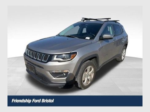 Used 2018 Jeep Compass Latitude w/ Popular Equipment Group image 1