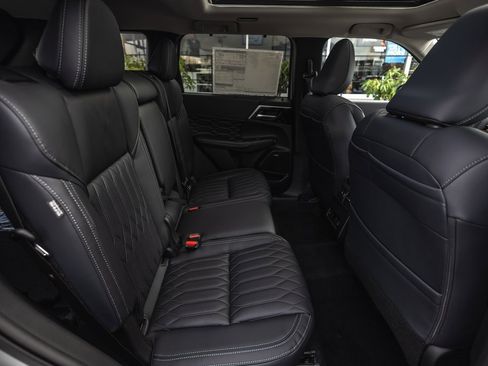 New 2026 Mitsubishi Outlander SEL image 32