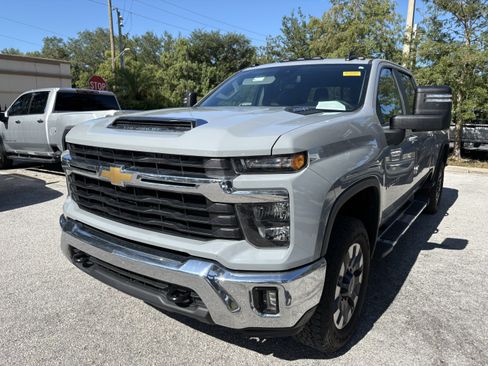 Used 2024 Chevrolet Silverado 2500 LT w/ All Star Edition AWD/4WD image 3
