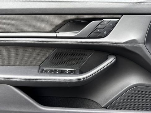 Used 2022 Porsche Taycan GTS image 11