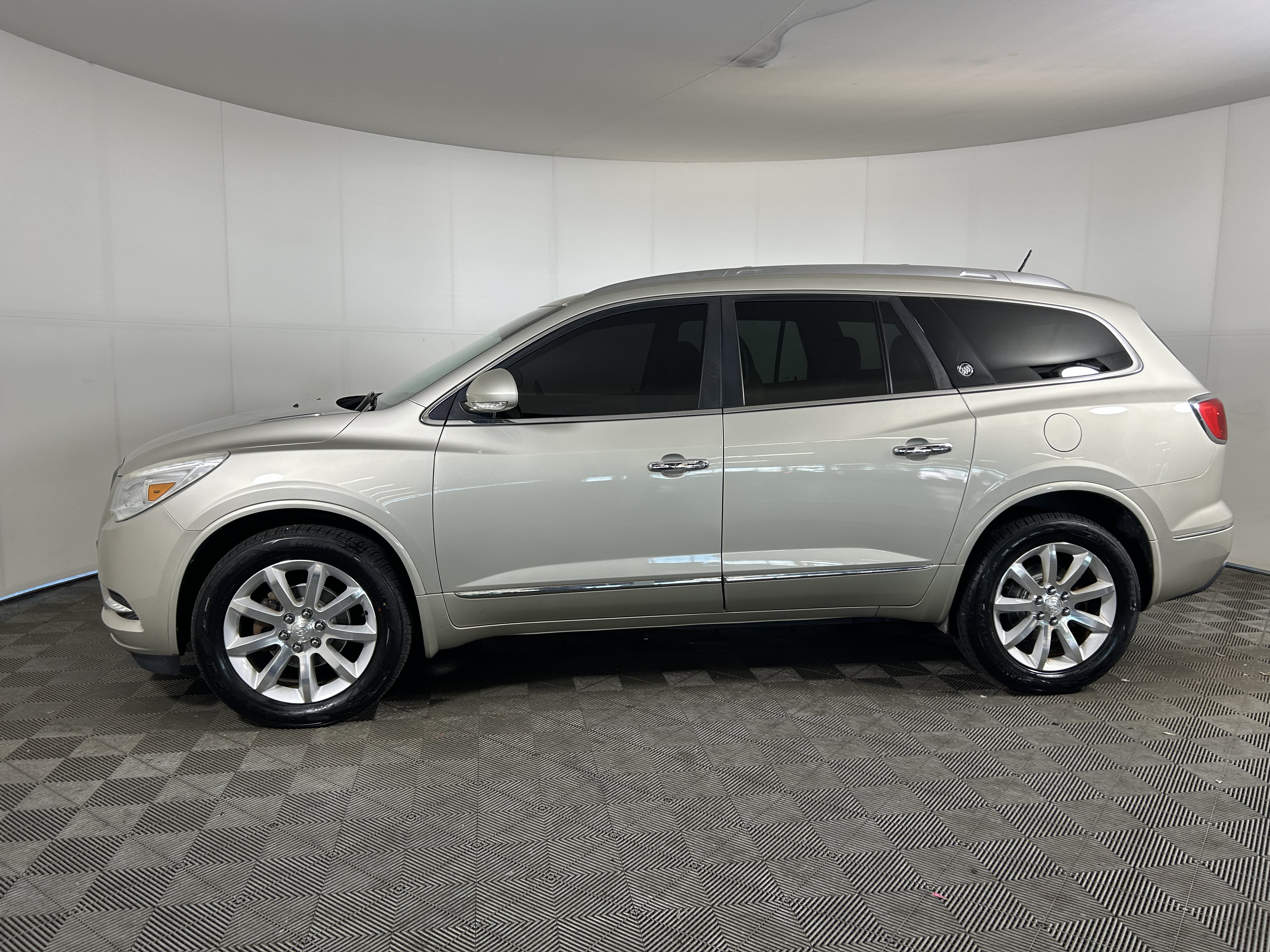 Used 2017 Buick Enclave Premium w/ Experience Buick Package AWD/4WD image 2