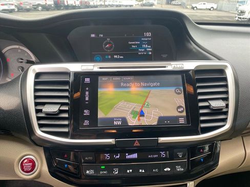 Used 2016 Honda Accord Touring image 25