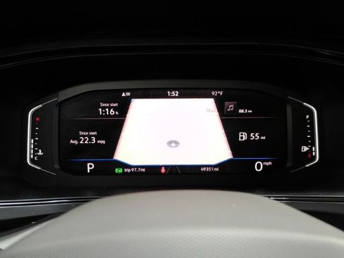 Used 2022 Volkswagen Taos SEL w/ Panoramic Sunroof Package FWD image 34