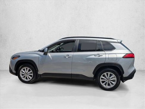 Used 2024 Toyota Corolla Cross LE FWD image 7