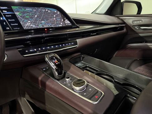 Certified 2023 Cadillac Escalade ESV Sport Platinum w/ LPO, ONYX Package AWD/4WD image 15