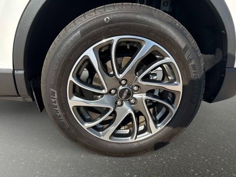 Used 2022 Lincoln Corsair FWD w/ Equipment Group 101A image 32