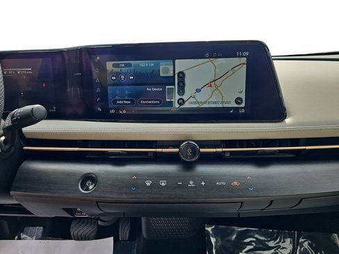 Used 2024 Nissan Ariya AWD image 20