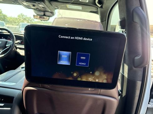 Used 2023 Cadillac Escalade ESV V w/ LPO, ONYX Package AWD/4WD image 20