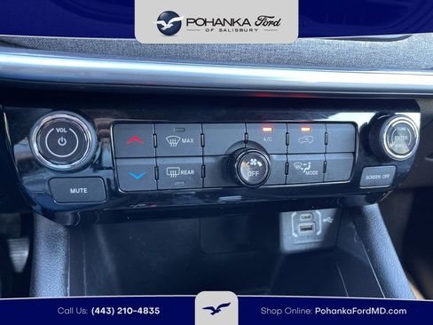 Used 2024 Jeep Compass Latitude AWD/4WD image 12