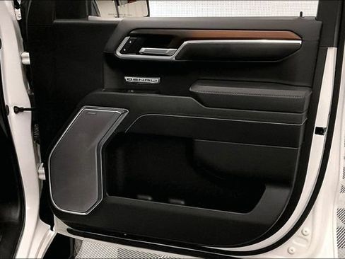 Used 2025 GMC Sierra 1500 Denali AWD/4WD image 22