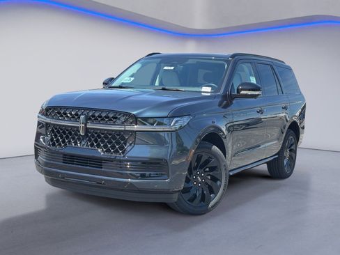 New 2026 Lincoln Navigator Reserve AWD/4WD image 2