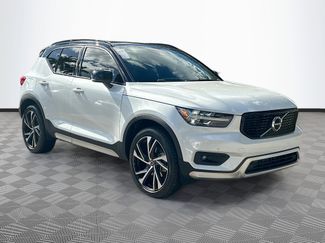 Used 2021 Volvo XC40 T4 R-Design video 1