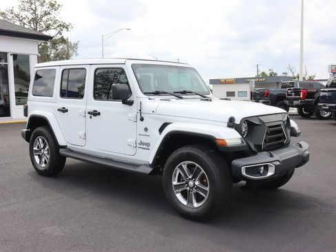 Used 2021 Jeep Wrangler Unlimited Sahara image 2