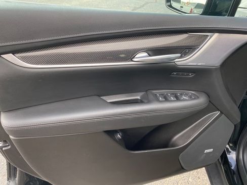 Used 2023 Cadillac XT5 Sportv w/ Technology Package AWD/4WD image 18