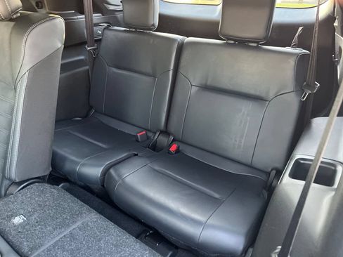Used 2025 Mitsubishi Outlander SE AWD/4WD image 16