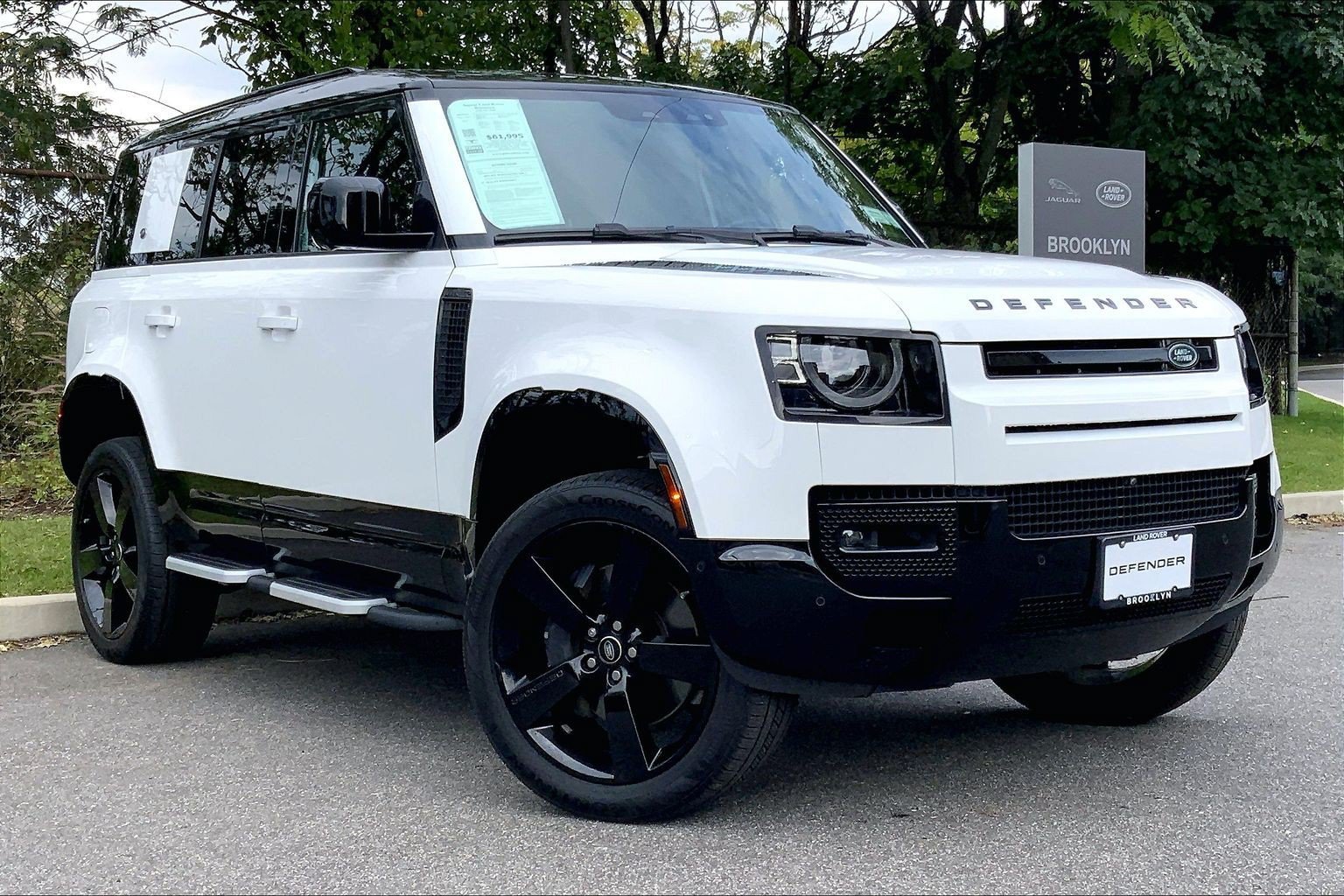 Certified 2024 Land Rover Defender 110 X-Dynamic SE AWD/4WD image 7