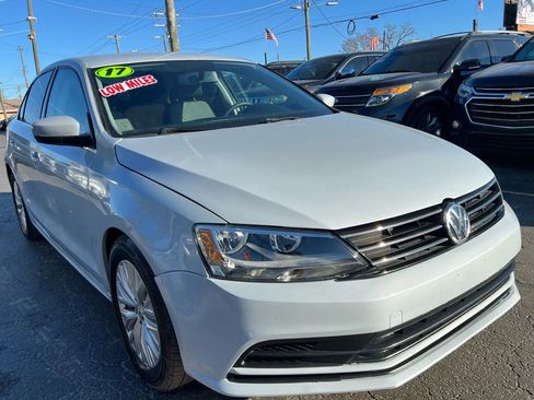 Used 2017 Volkswagen Jetta S image 4