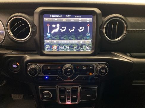 Used 2022 Jeep Wrangler Unlimited Sahara AWD/4WD image 22