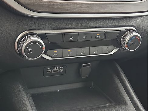 Used 2025 Nissan Altima 2.5 SV FWD image 14