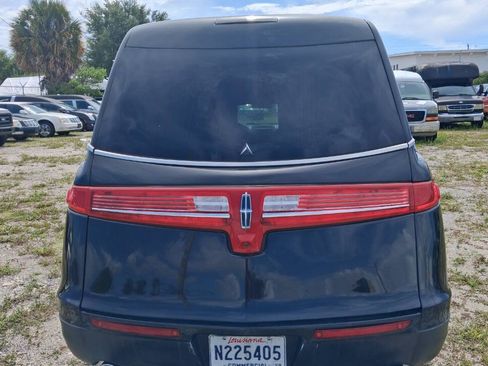 Used 2013 Lincoln MKT AWD image 7