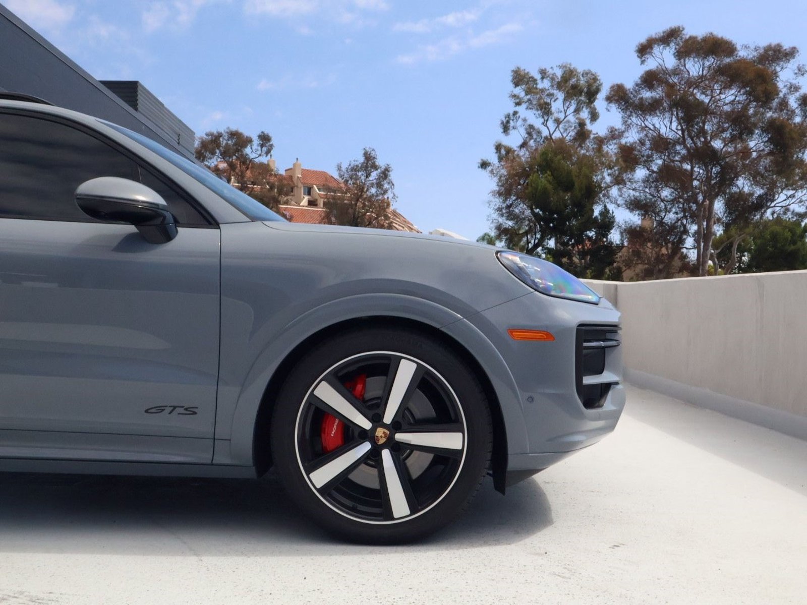 Certified 2025 Porsche Cayenne GTS AWD/4WD image 14