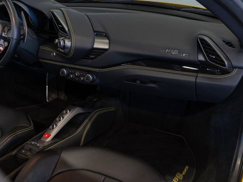 Used 2018 Ferrari 488 Spider image 10