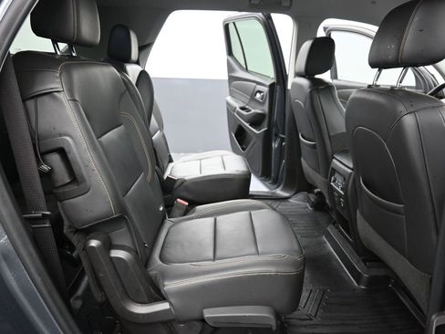 Used 2021 Chevrolet Traverse RS image 10