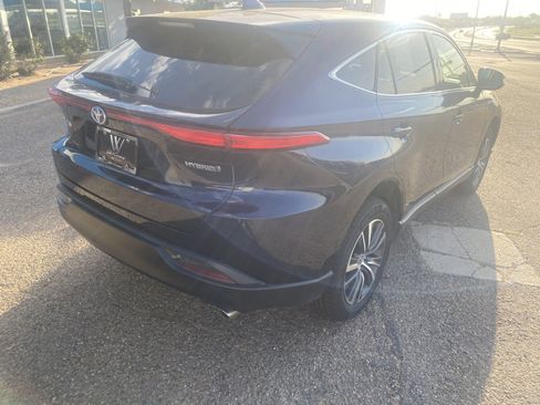 Used 2021 Toyota Venza LE w/ Carpet Mat Package (TMS) AWD/4WD image 8