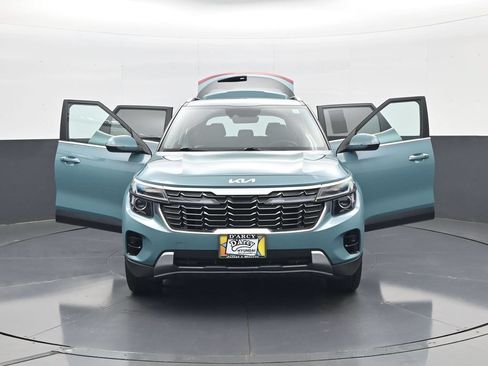 Used 2024 Kia Seltos EX AWD/4WD image 32