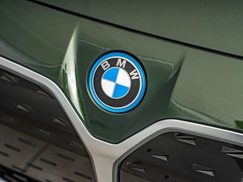 Used 2023 BMW i4 eDrive35 w/ Premium Package RWD image 12