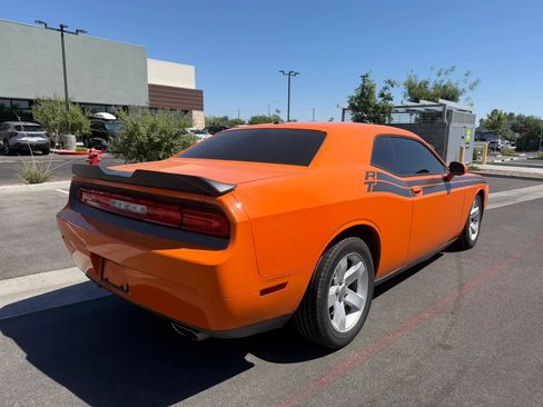 Used 2012 Dodge Challenger SXT RWD image 4
