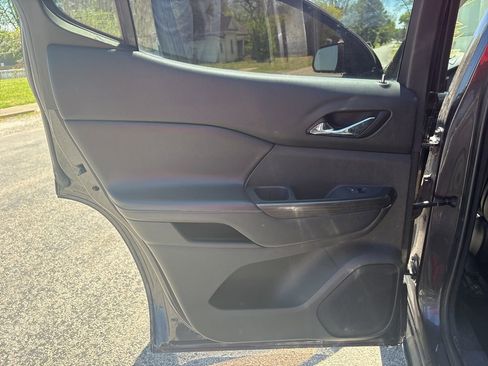 Used 2019 GMC Acadia SLT FWD image 22