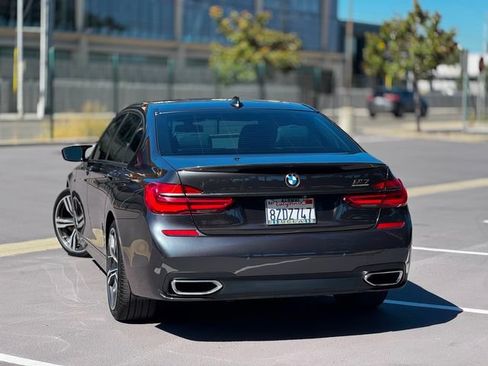 Used 2017 BMW 750i RWD image 13