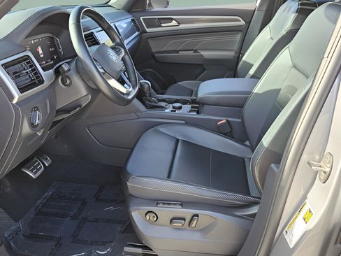 Used 2022 Volkswagen Atlas Cross Sport SEL R-Line w/ Cross Sport MDO Package image 9