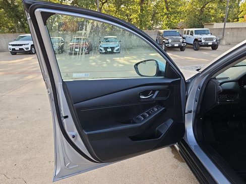 Used 2025 Honda Accord LX image 11