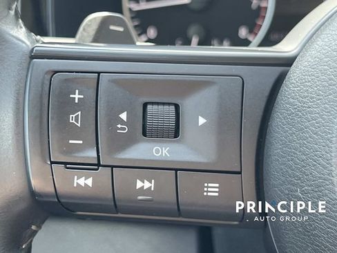 Used 2024 Nissan Pathfinder SV FWD image 19