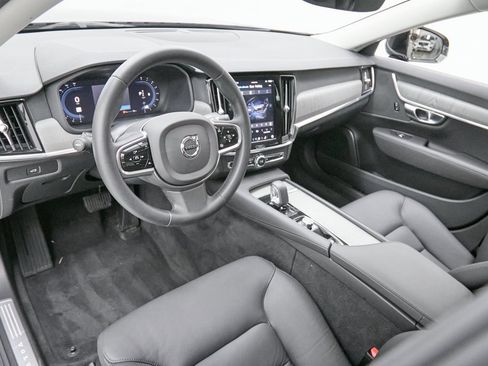 Certified 2025 Volvo S90 B6 Plus image 13