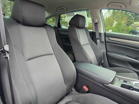 Used 2022 Honda Accord Hybrid image 11