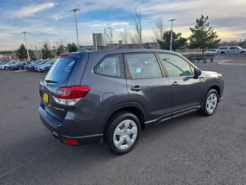 Used 2022 Subaru Forester image 3