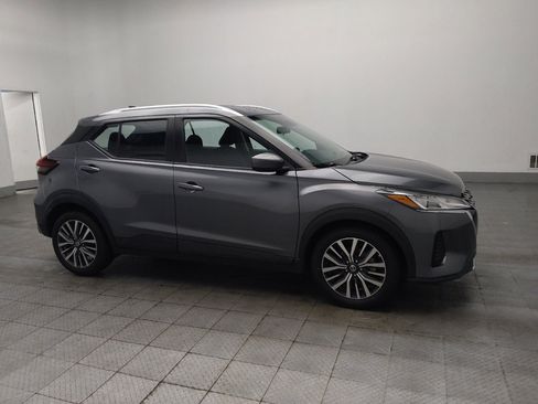 Used 2021 Nissan Kicks SV FWD image 11