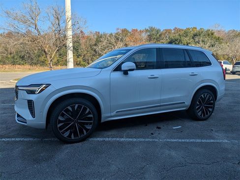 New 2026 Volvo XC90 B6 Plus w/ Protection Package Premier image 2