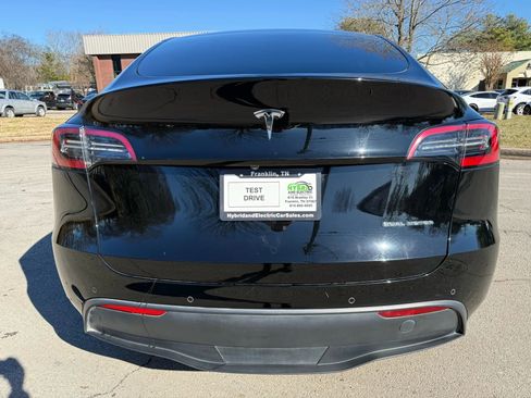 Used 2022 Tesla Model Y Long Range image 7